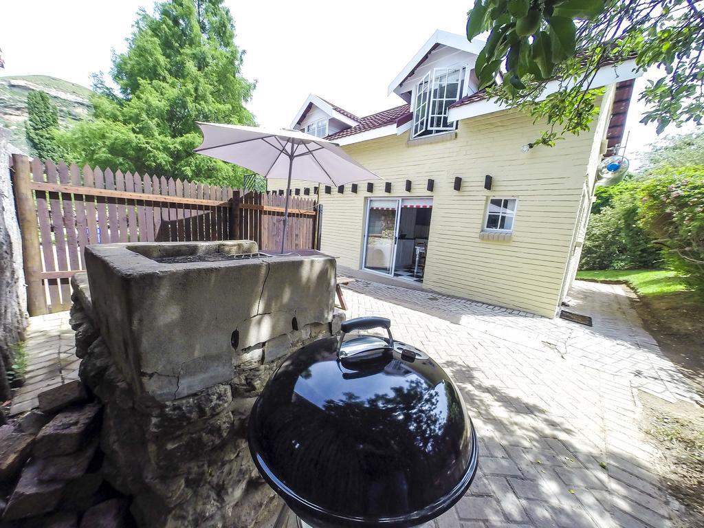 Mont Rouge Hotel Clarens Exterior photo